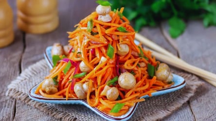 Рецепт хрустящей и сочной моркови по-корейски — дополнит новогодний стол - 285x160