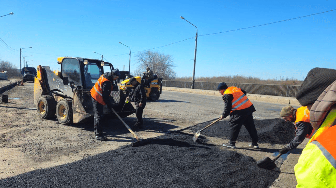 Ремонтные работы дорог в Харькове