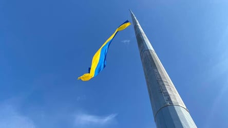 Зник прапор України на найвищому флагштоці України: харківські комунальники назвали причину - 285x160