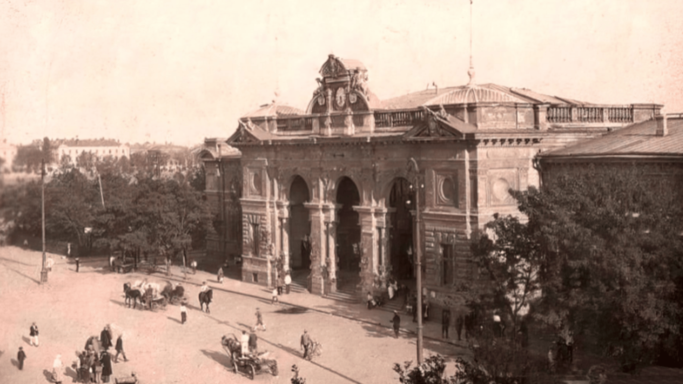 Как выглядел железнодорожный вокзал в Одессе до Второй мировой войне - редкое фото