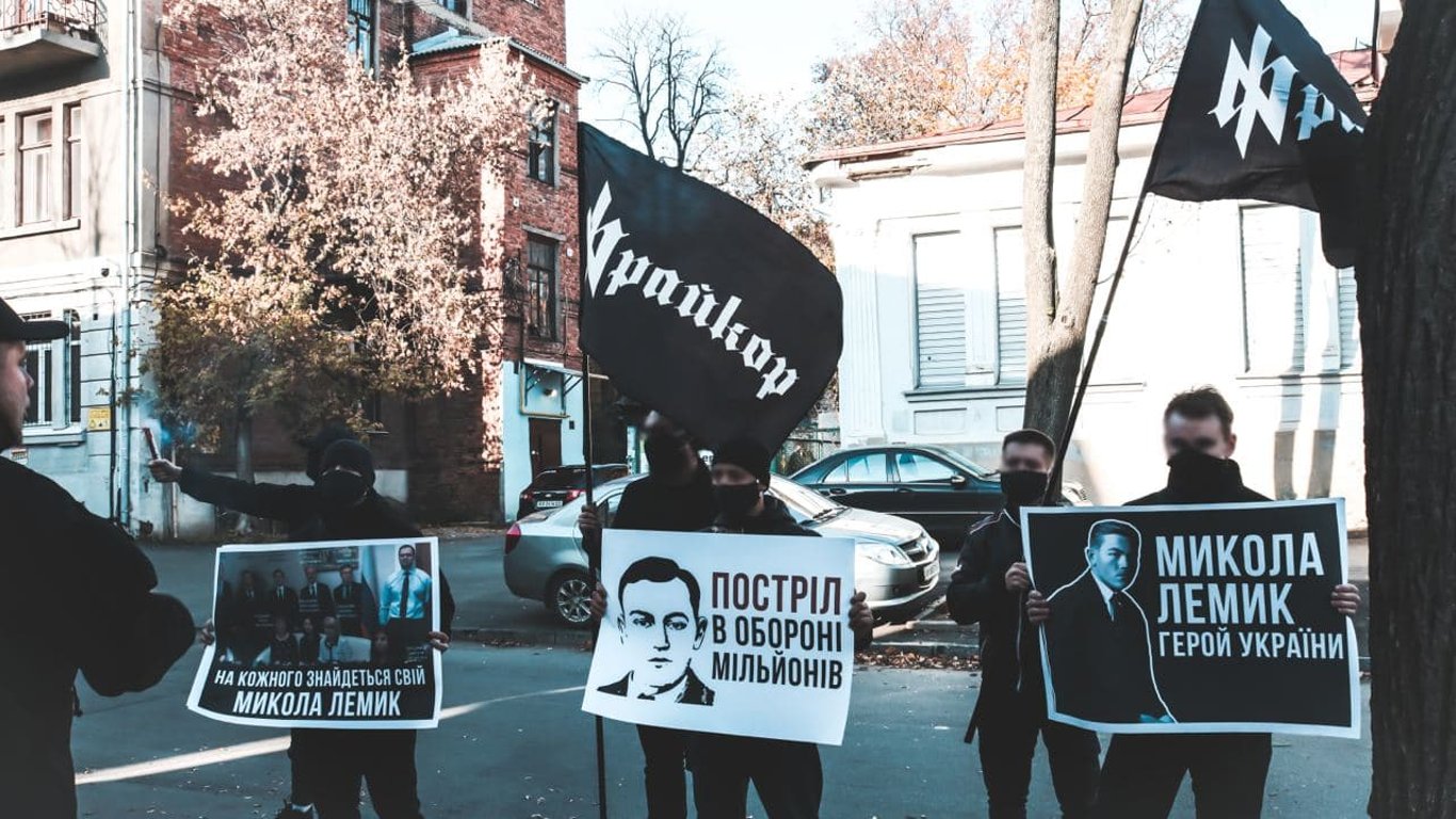 Фрайкор пикетировал посольство РФ в Харькове