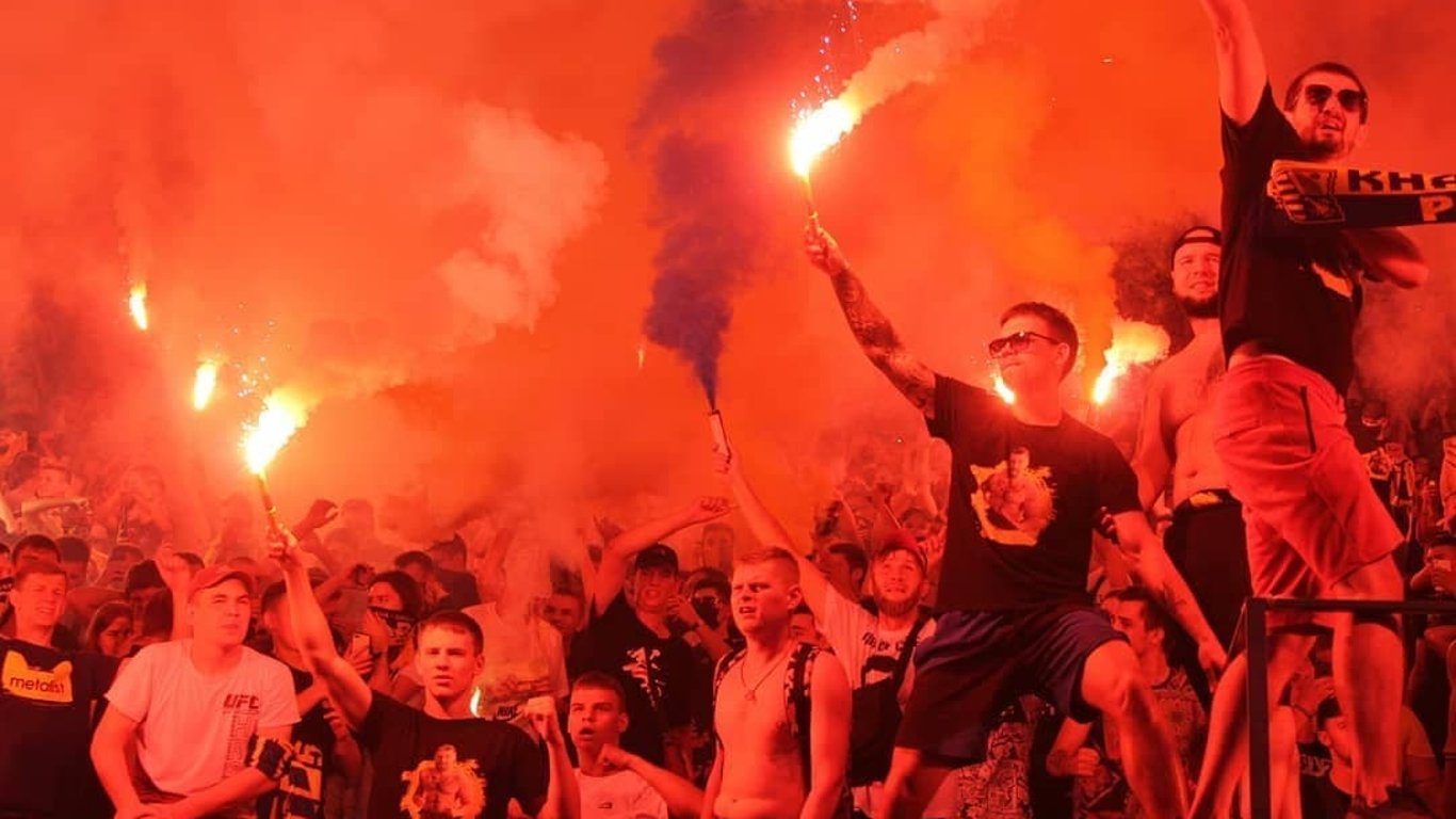 Футболісти "Металіста" наділи футболки на підтримку Артема Мошенського. Відео