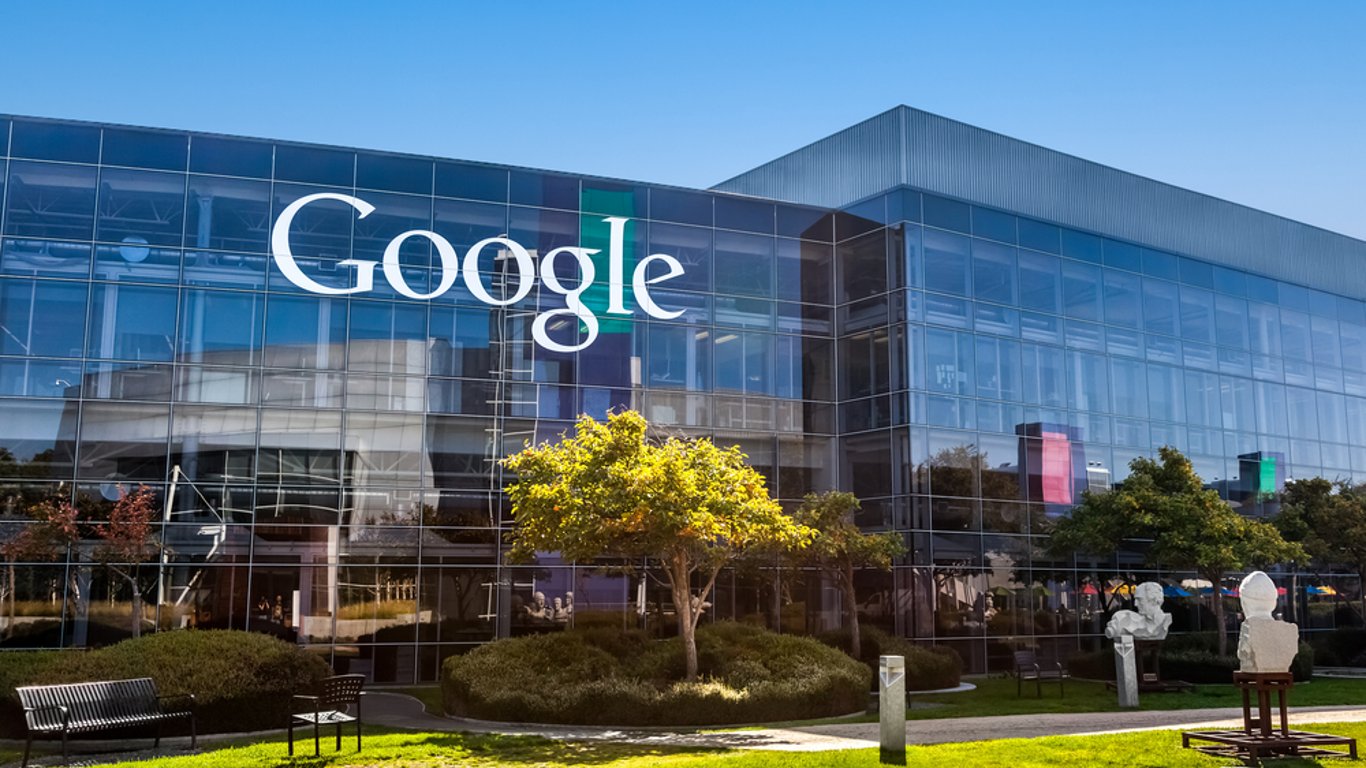Google виплатить по $1600 всім працівникам як бонус за дистанційну роботу