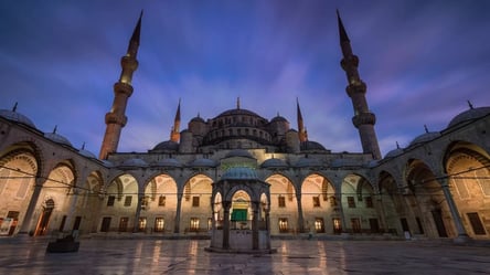 Блакитна мечеть у Стамбулі: 6 порад для туристів, які планують зайти - 285x160