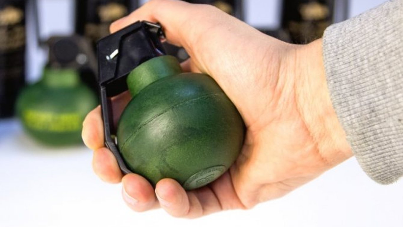 На полігоні Палієво у військового розірвалася граната в руках