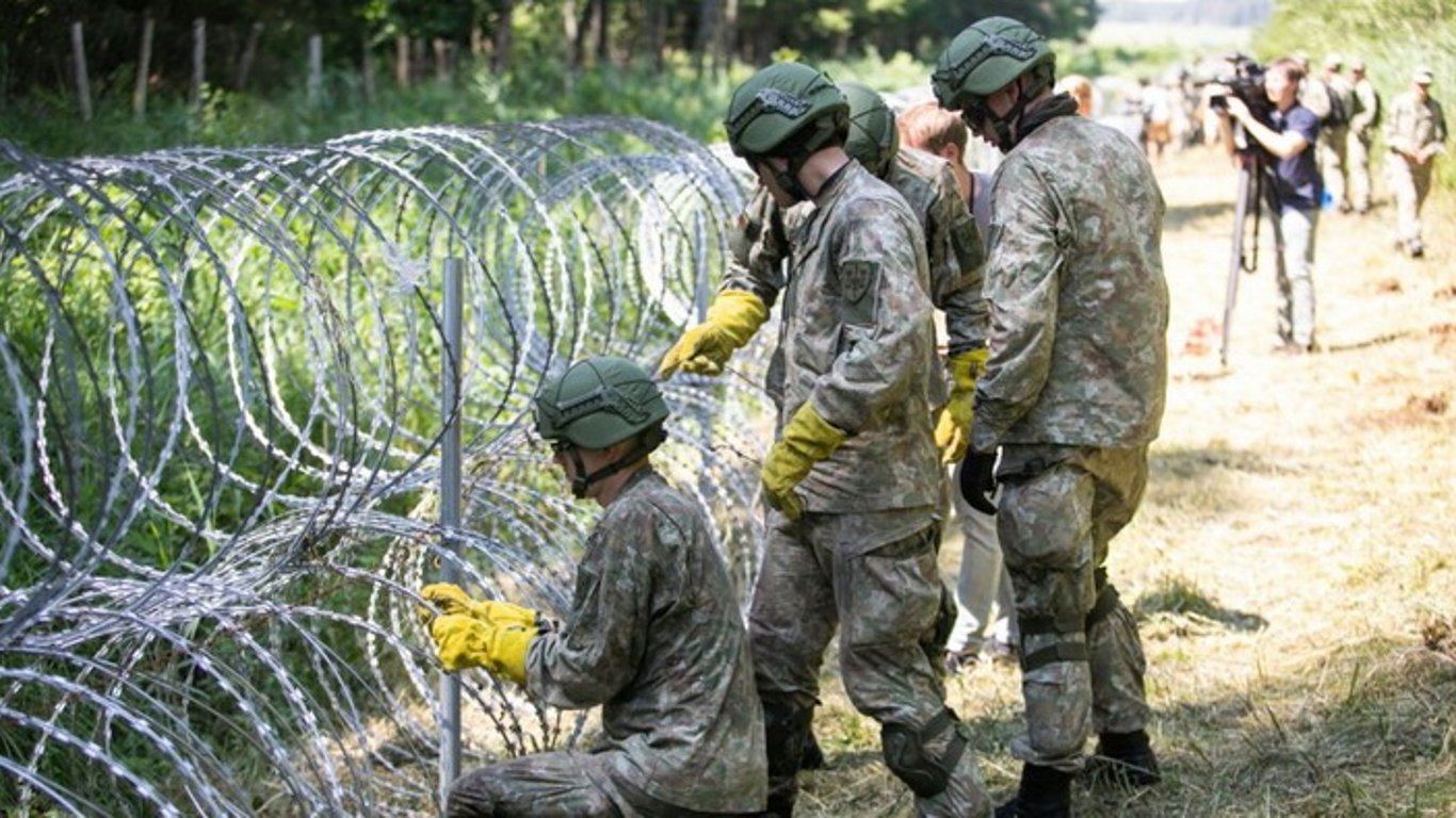 Литва вслед за Польшей достроила забор на границе с Беларусью (фото)