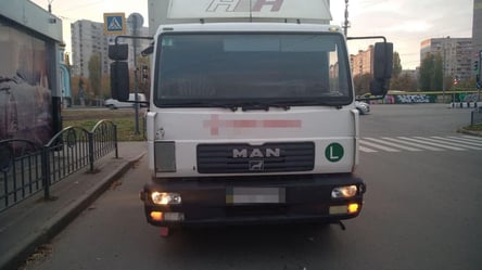 Вантажівка збила школяра на переході в Харкові: відома компанія прояснила ситуацію з компенсацією - 285x160