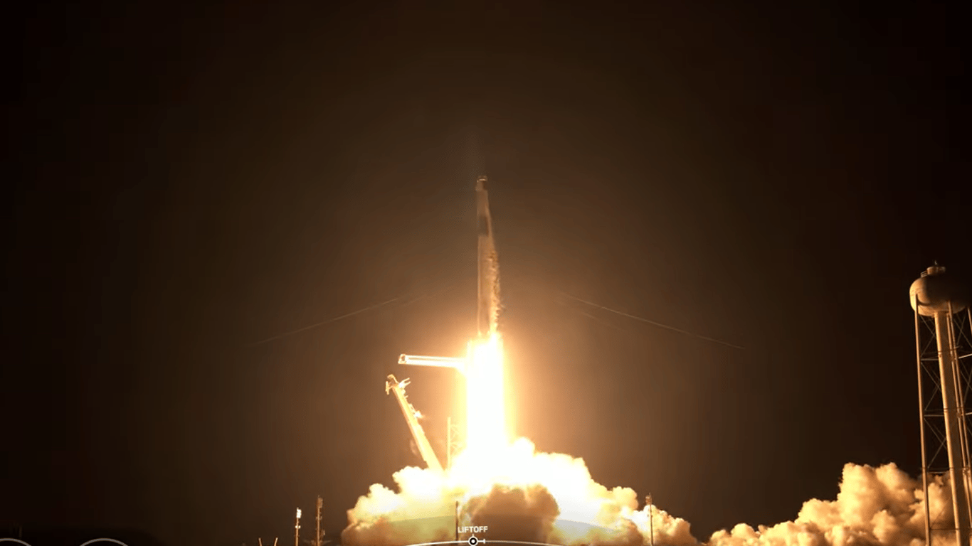SpaceX відправила на орбіту перший в історії екіпаж цивільних - відео