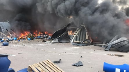 Оккупанты нанесли авиаудар в Киевской области: загорелись склады. Фото, видео - 285x160