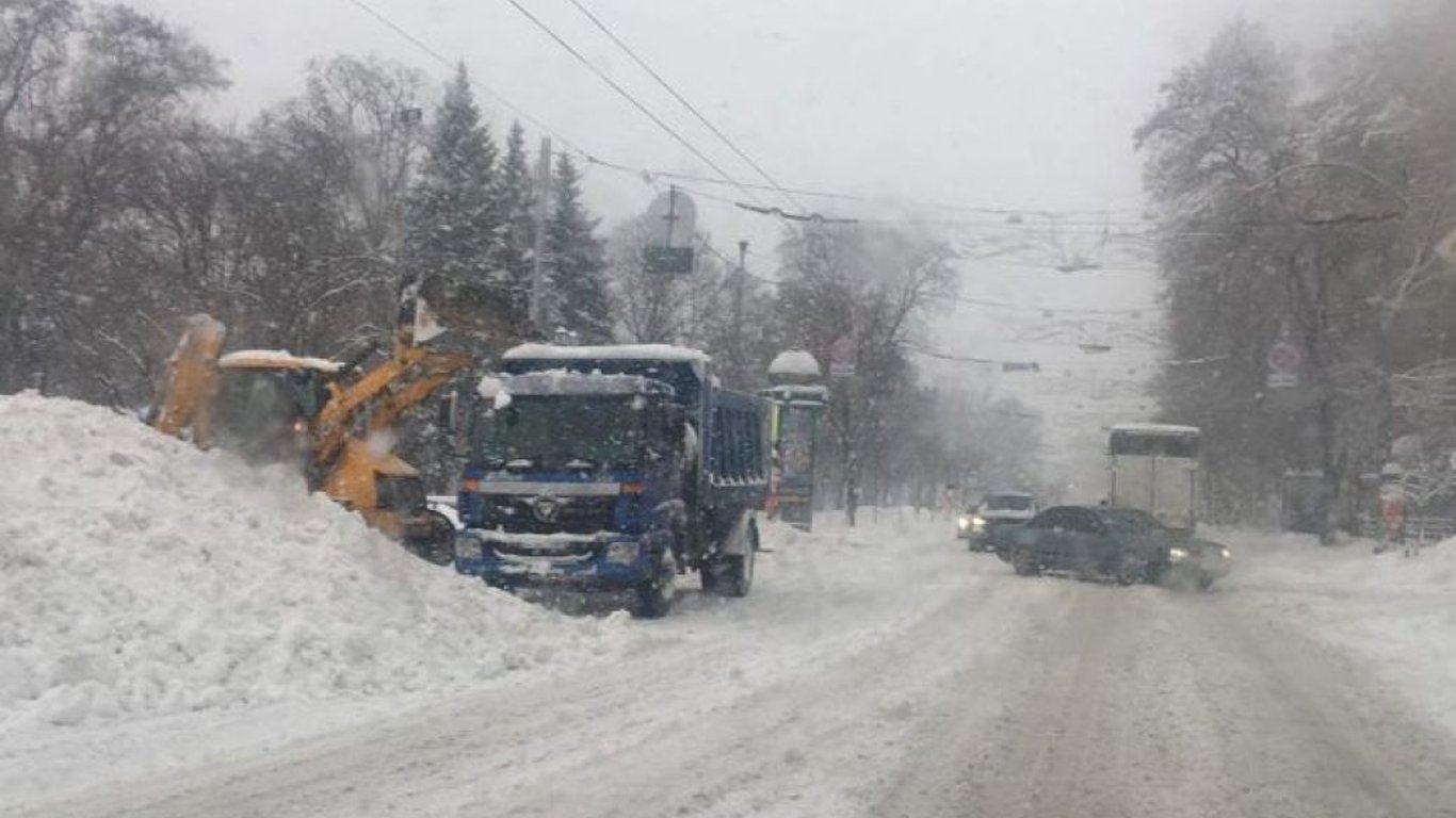 У Харкові відновився снігопад, поліція попередила водіїв