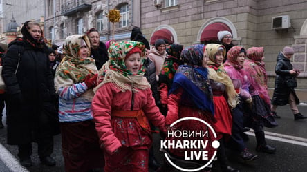З колядою і різдвяними зірками: у Харкові відбулася хода "Вертеп-Фесту" - 285x160