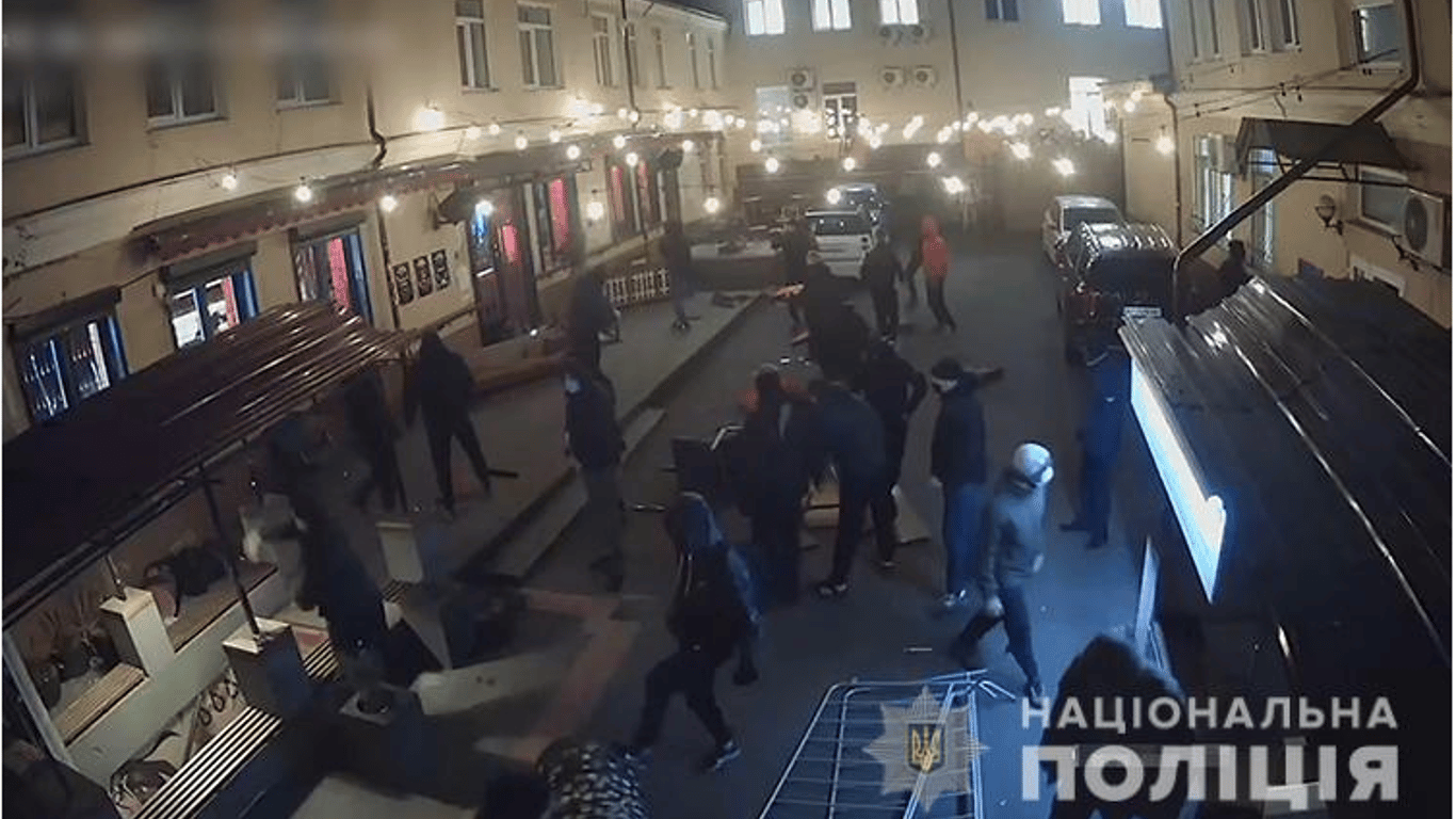 Бар "Хвильовий" в Киеве - появились новые подробности нападения на бар "Хвильовий"