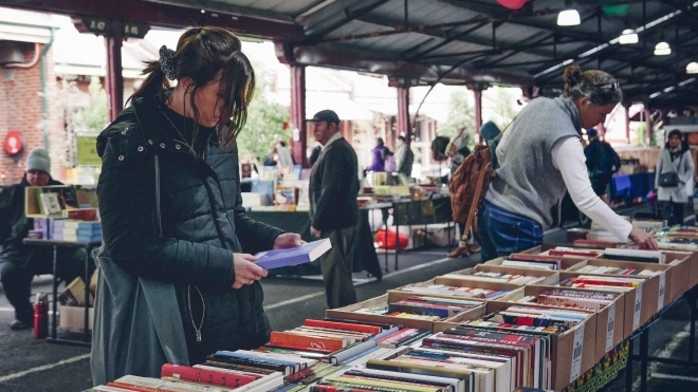 Рынок "Петровка" в Киеве - книжный рынок превратят в культурный хаб