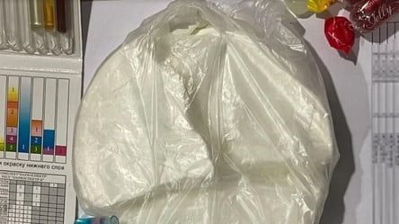 Кокаин в конфетах нашли у иностранца в "Борисполе". Видео - 285x160