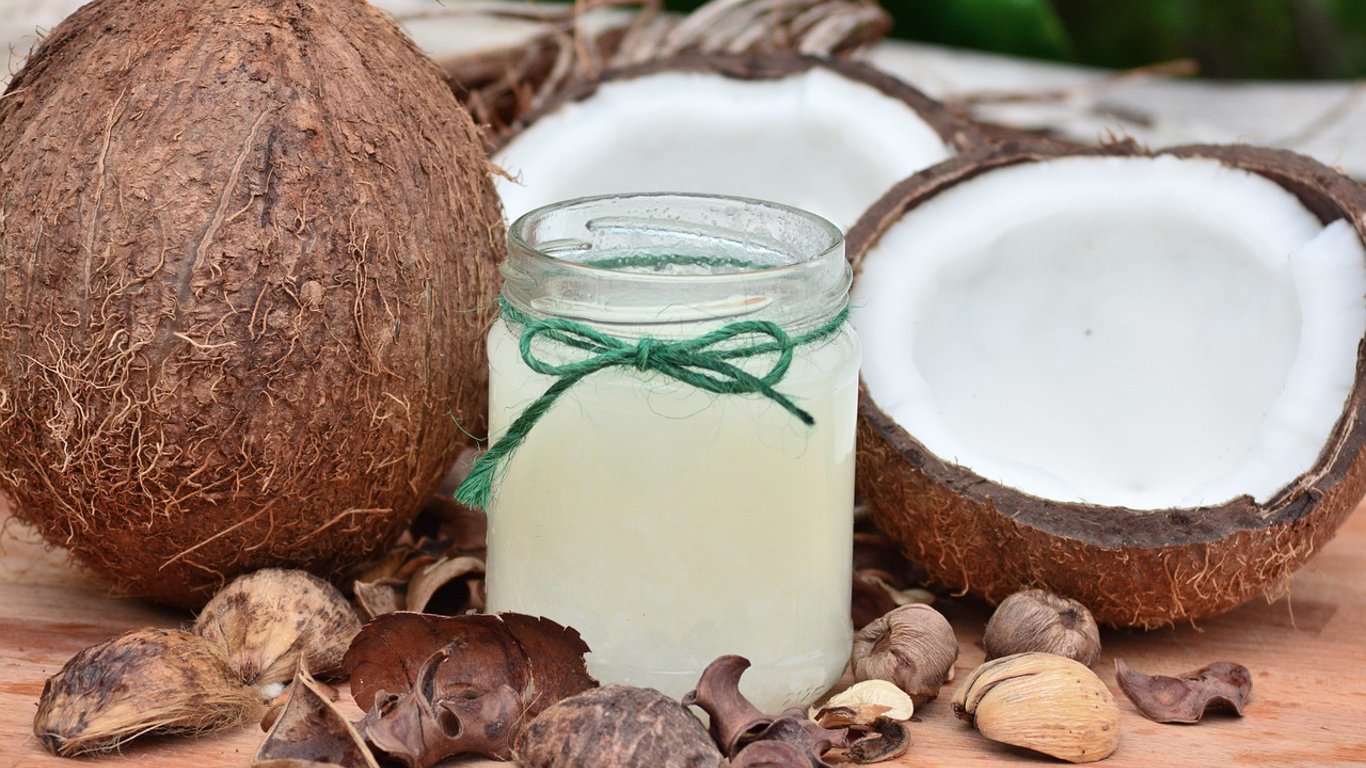 Магія кокосової олії: чим корисний продукт і як його використовувати