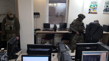 Полиция "накрыла" еще один мошеннический колл-центр в Харькове. Фото, видео - 285x160