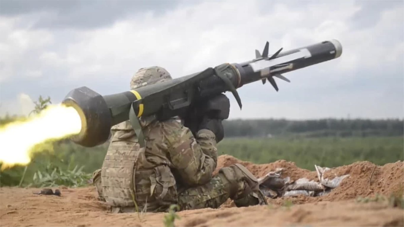 Збільшення російських військ на кордоні - у США закликали надати зброю Україні