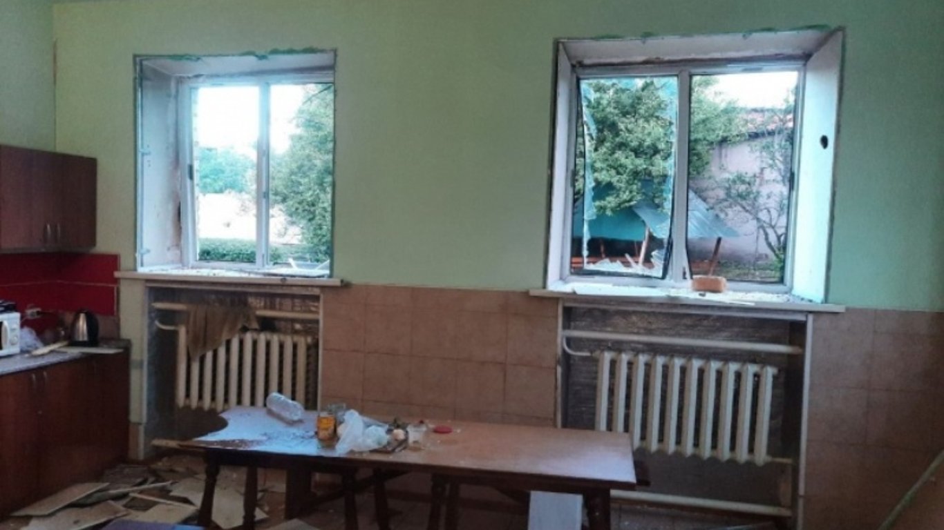 Полиция показала последствия авиаудара рфпо Константиновке: есть погибшие и раненые