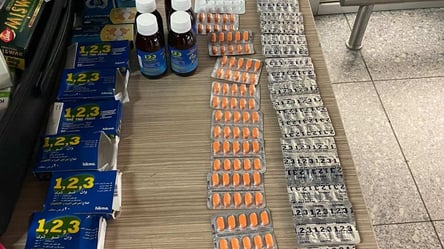 У львівському аеропорті затримали жінку, яка намагалася перевезти наркотичні препарати - 285x160