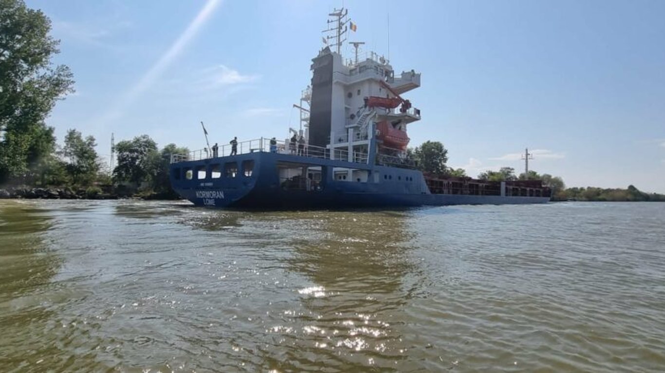 Корабль, который вышел из Одесской области, протаранил три яхты в Румынии