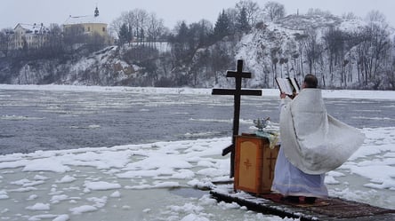 Ворожіння на Водохреще 2022: 5 способів дізнатися майбутнє або ім'я нареченого - 285x160