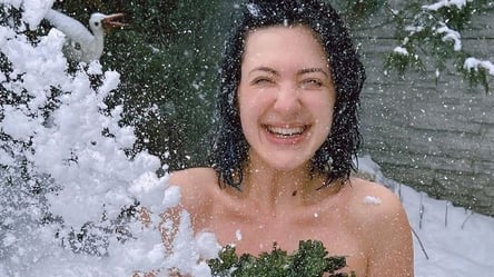 Снежана Бабкина позировала голой в снегу, а Руслана облилась водой: как украинские звезды празднуют Крещение - 285x160