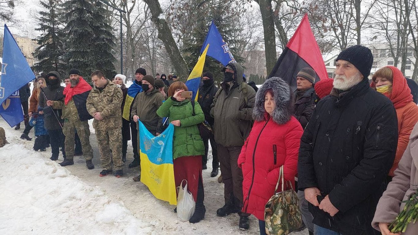 В Украине почтили память Героев Крут - фото, видео с места событий