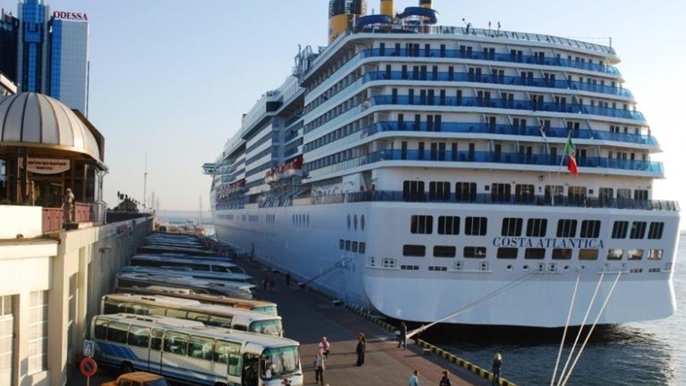 Круизный лайнер может зайти в Одесский порт в конце сентября
