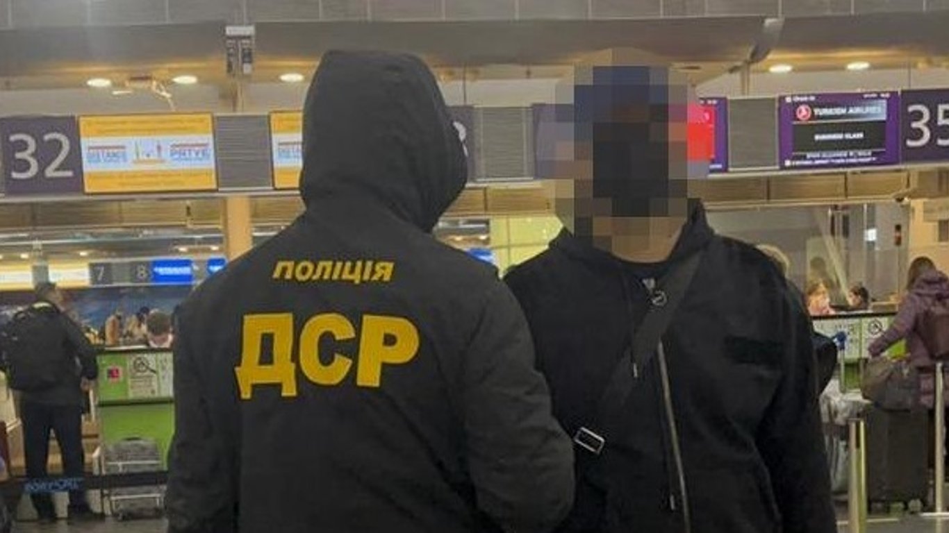 Кримінального авторитета з санкційного списку РНБО депортували з України: що про нього відомо