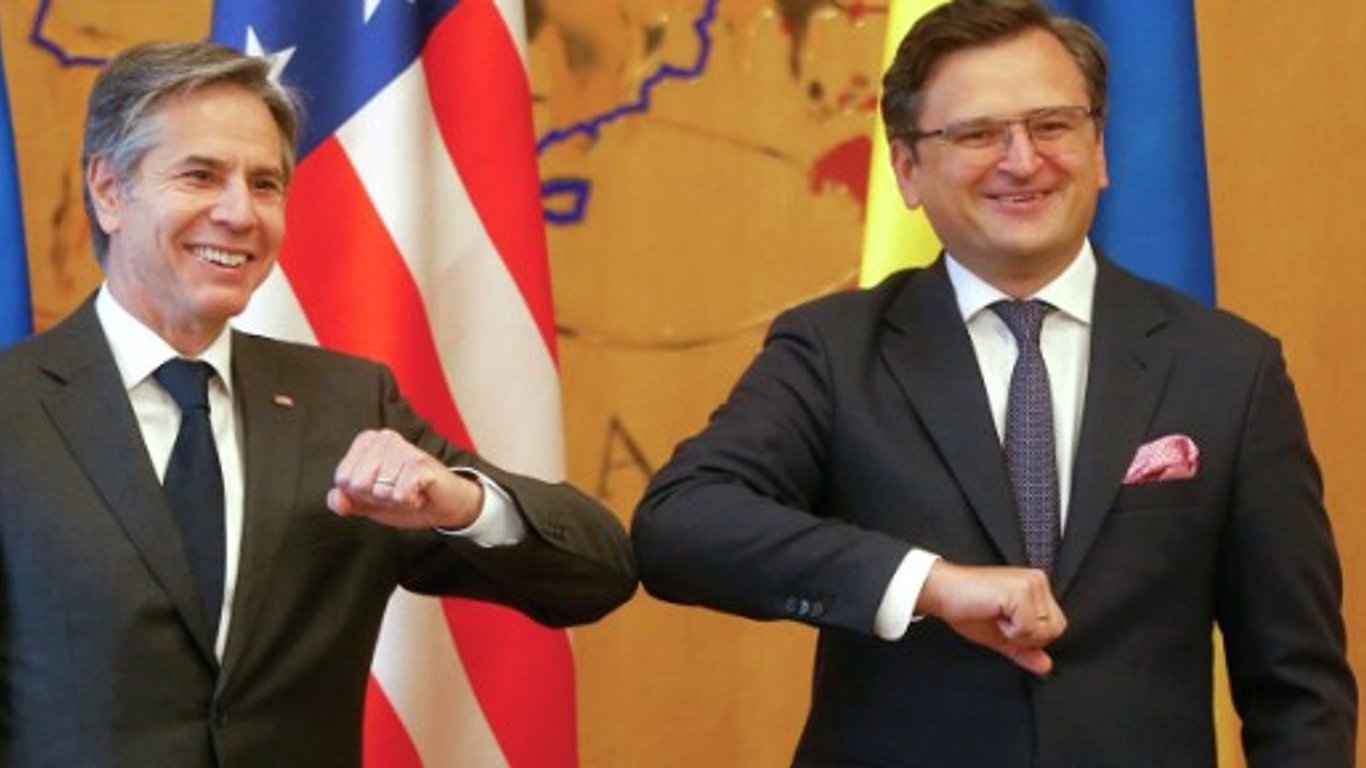 Кулеба обсудил с Блинкеном поставки оружия для Украины