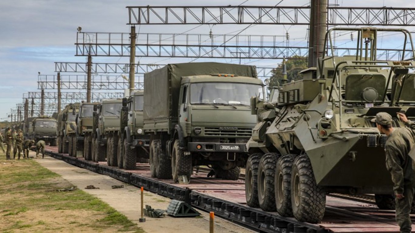 россия стягивает дополнительные войска к границе Украины