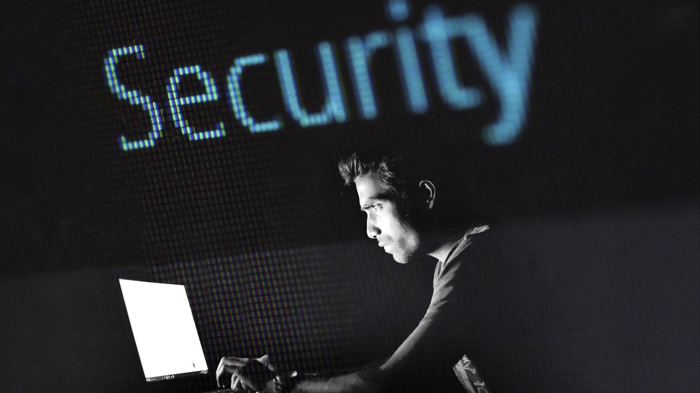 Глобальна кібератака на урядові сайти - експерт пояснив цілі хакерів