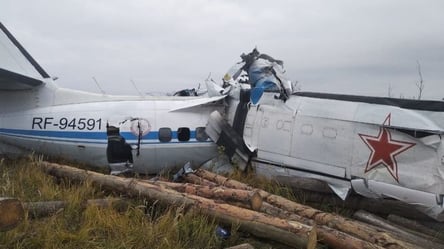 Авіакатастрофа в Росії: рятувальники уточнили кількість жертв. Відео з місця падіння - 285x160