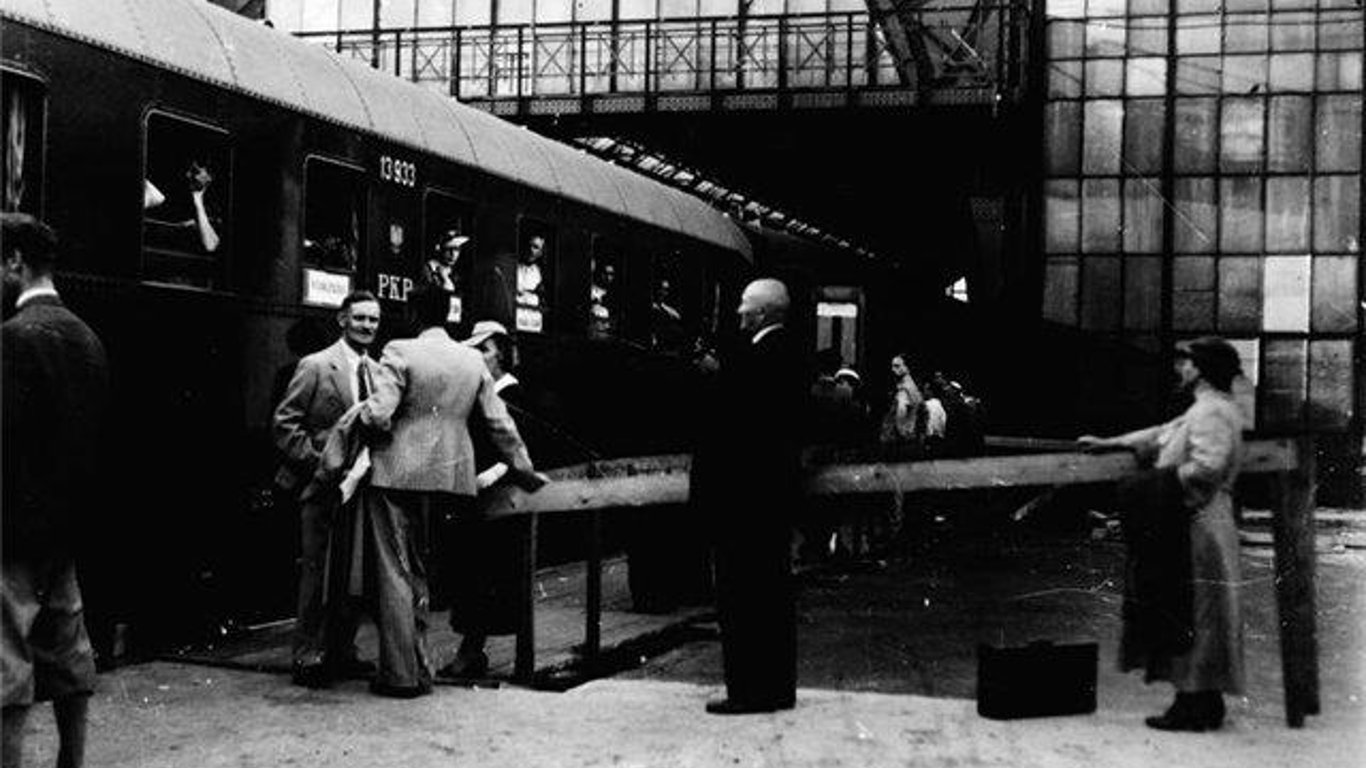 Железнодорожный вокзал во Львове в начале ХХ века - архивные фото
