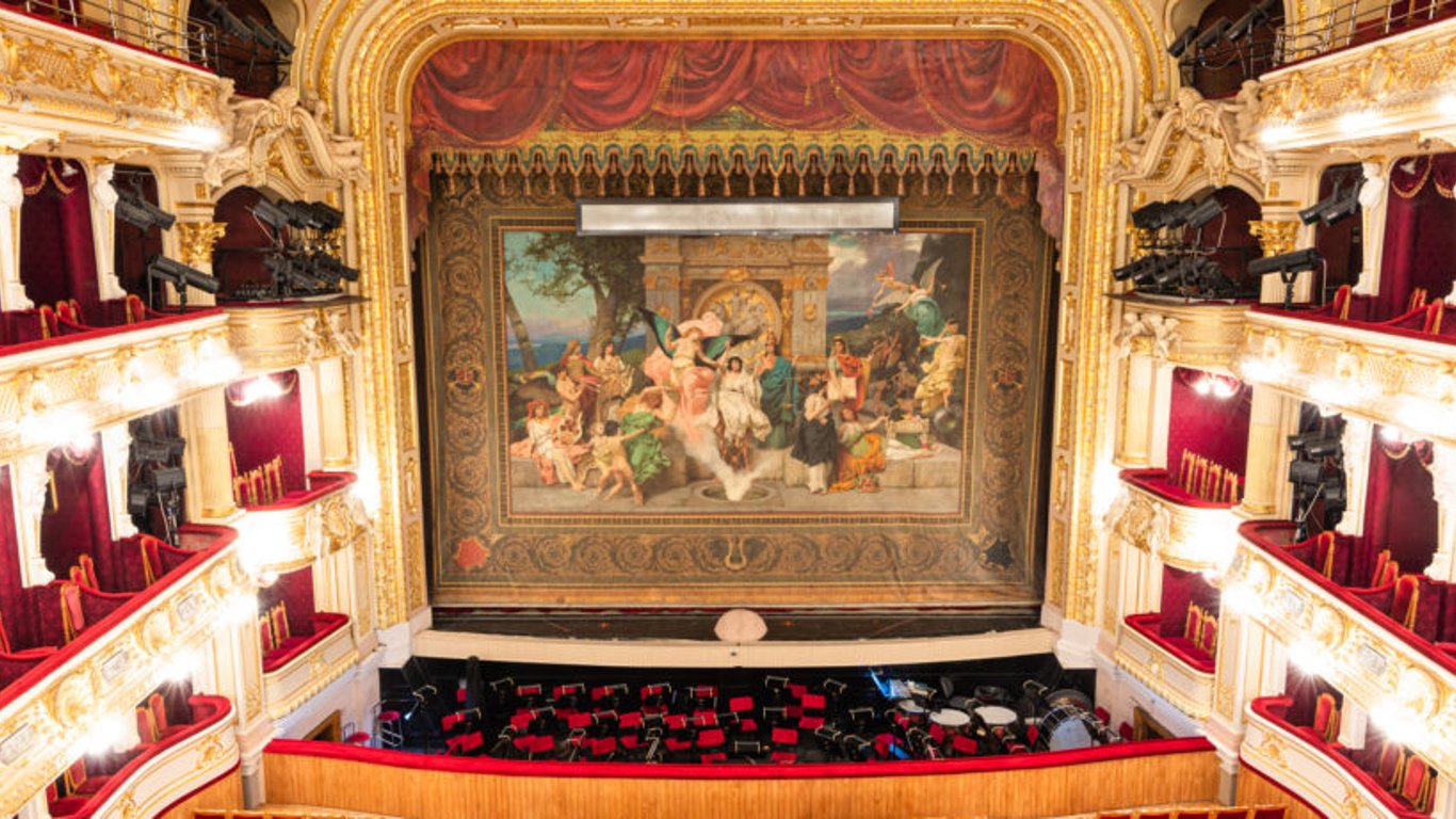 Сцену Львовской оперы будет ремонтировать уклоняющийся от налогов подрядчик
