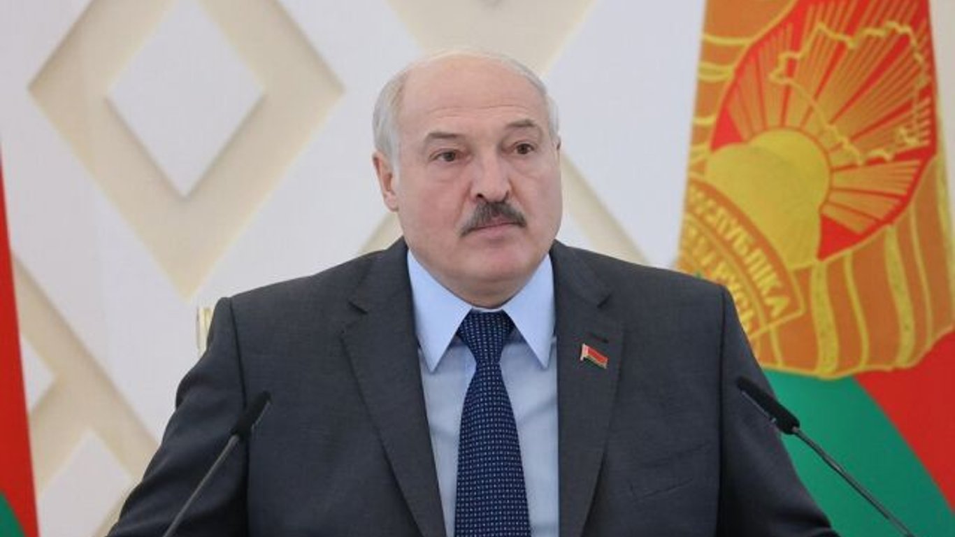 Лукашенко обсудил ситуацию в Казахстане с Путиным и Токаевым