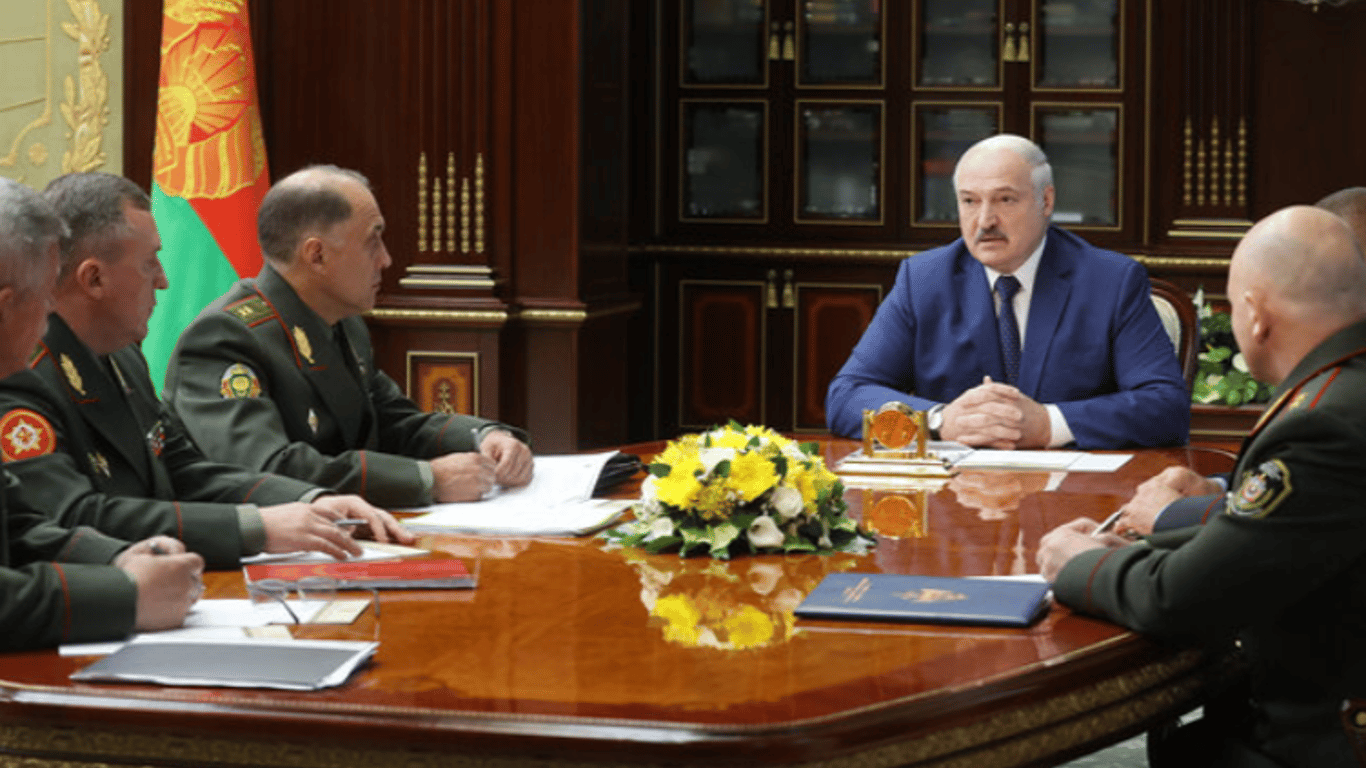 Беларусь закрывает границы - Лукашенко распорядился