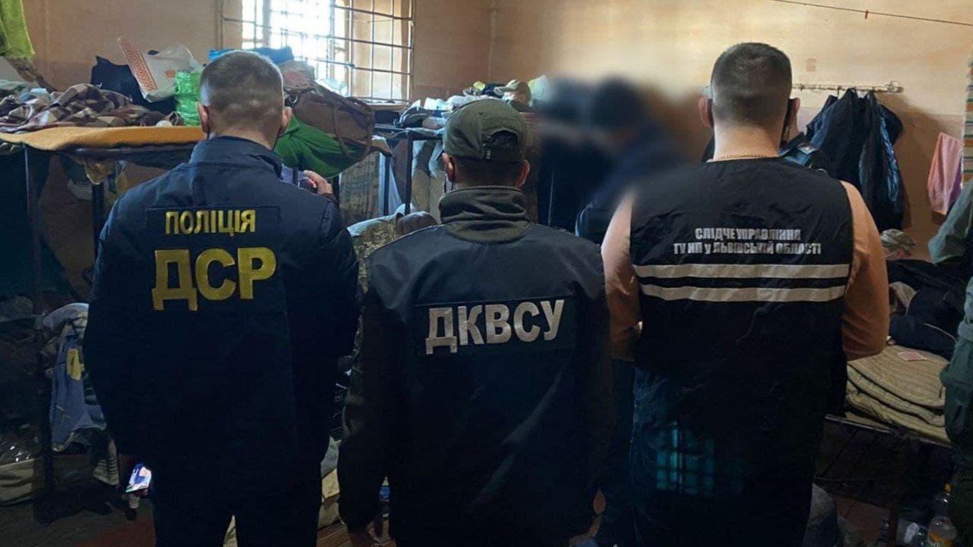 Задержание наркоторговцев в Личаковской колонии - фото