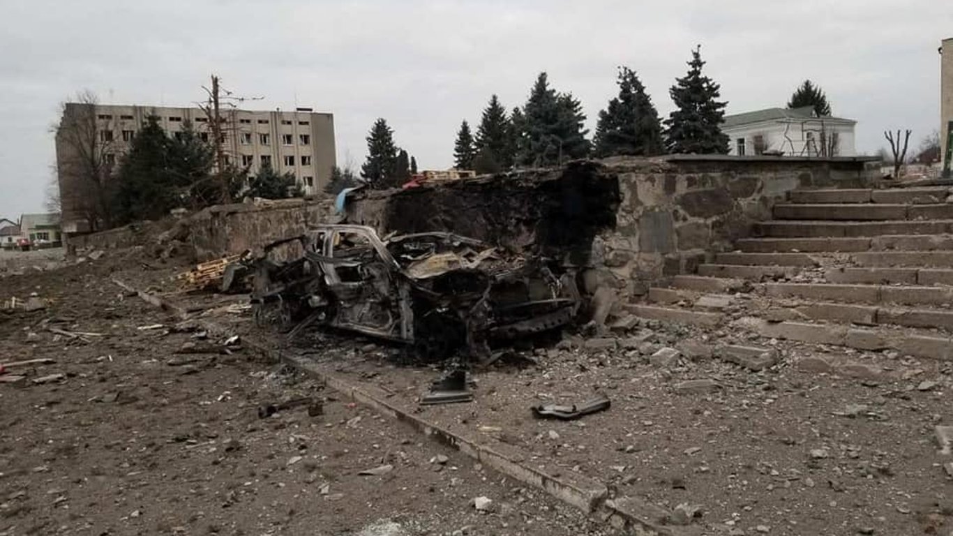 В Житомирской области оккупанты обстреляли Малин, более 100 домов повреждены