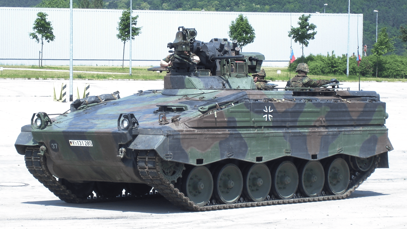 Немецкая компания отремонтировала 16 танков Marder, но отправить в Украину не может: какая причина
