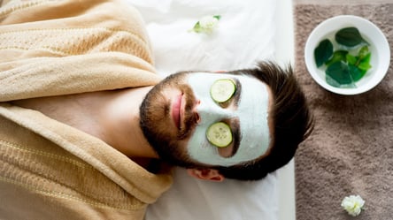 Эффективные маски для лица мужчинам: как сделать дома очищающеую и успокаивающую. Видео - 285x160