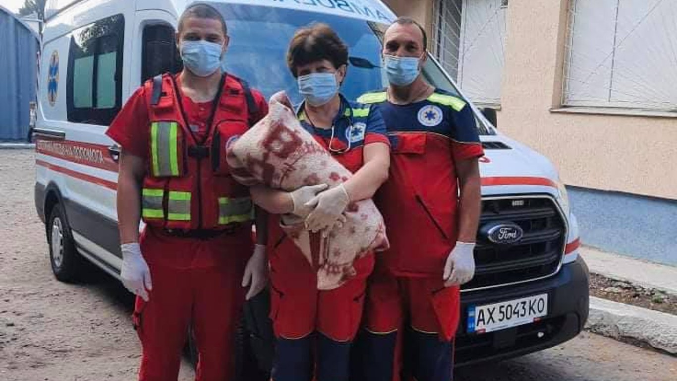 В Харьковской области женщина родила в карете скорой помощи