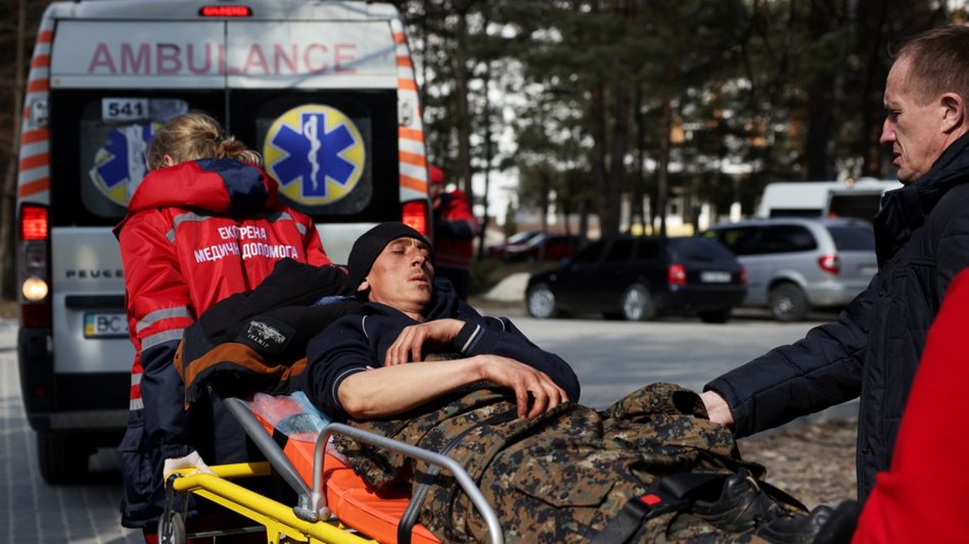 Лікування під час війни - українці можуть подати заявку на медичну евакуацію