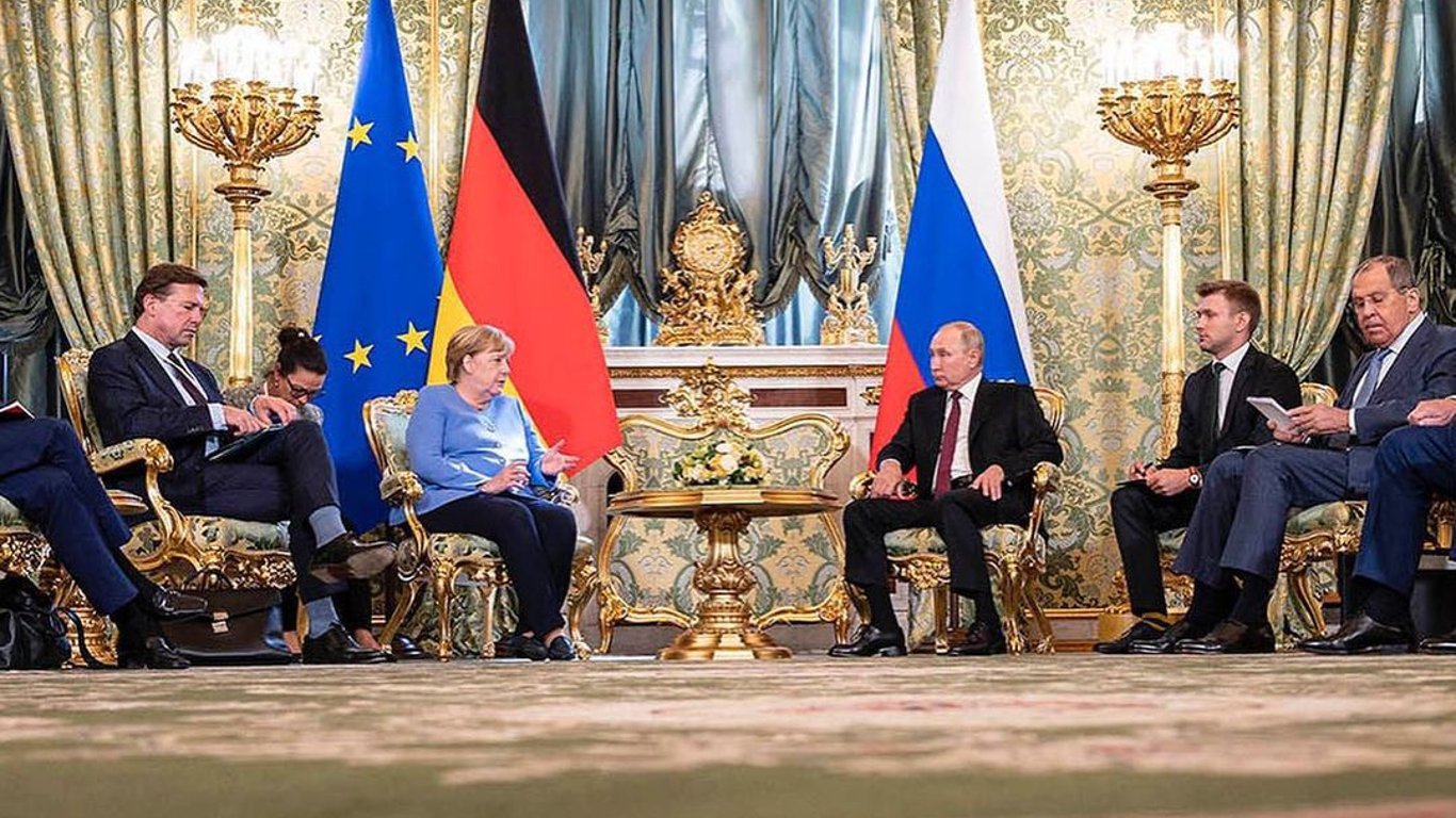 Меркель зустрілася з Путіним у Москві - про що вони говорили