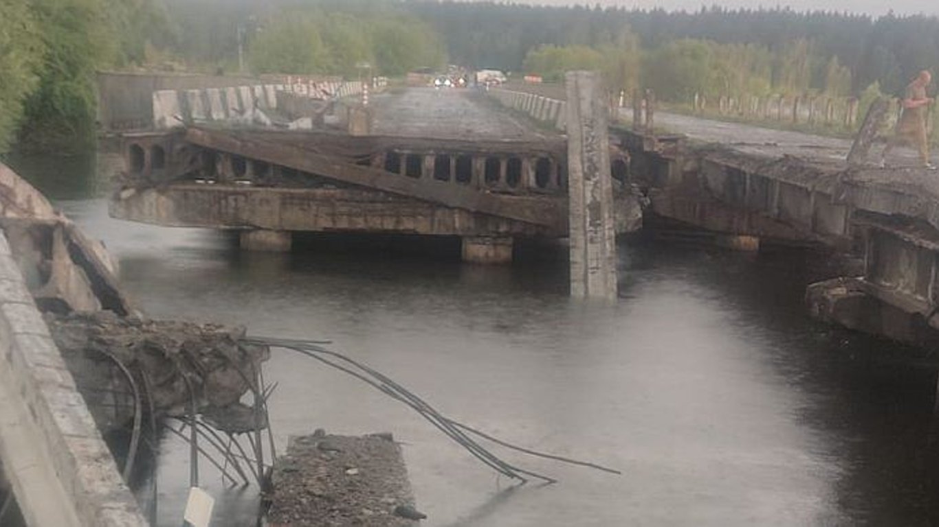 Демидов - В селе на Киевщине поврежден мост, есть погибший