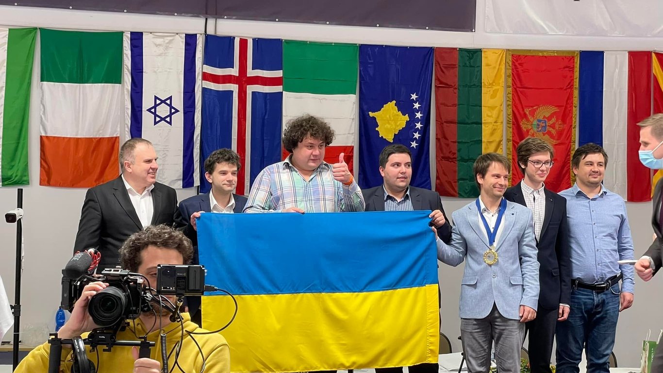 Мужская сборная Украины впервые выиграла чемпионат Европы по шахматам - в составе команды есть львовянин