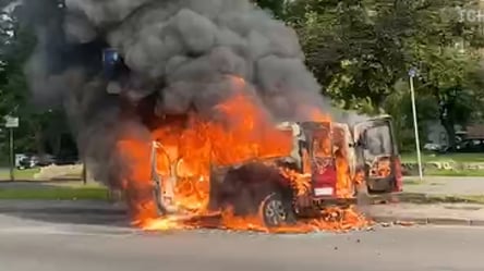 В Киеве взорвался микроавтобус: подробности. Видео - 285x160