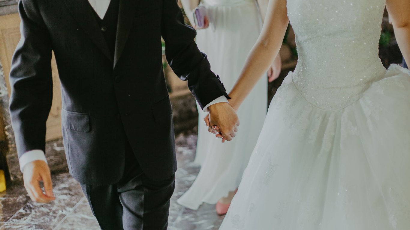 На Одещине несовершеннолетняя добилась в суде права выйти замуж