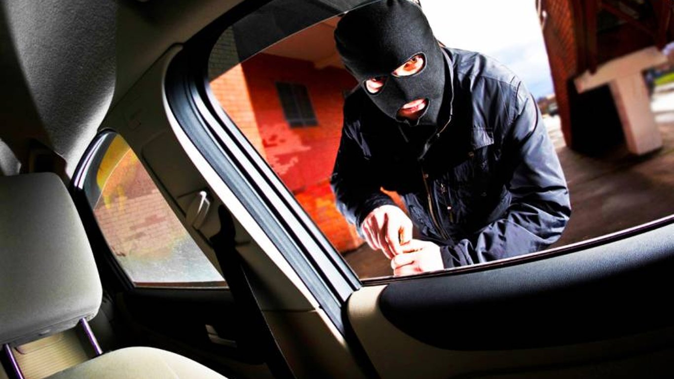 На Одещині правоохоронці затримали двох крадіїв автомобілів