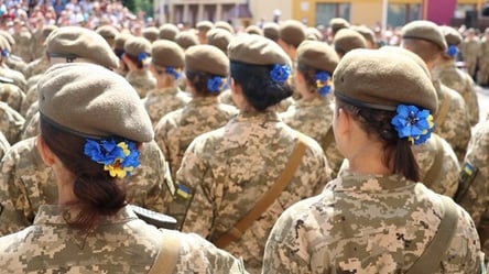 На військовий облік в Україні встануть вагітні та жінки з малолітніми дітьми - 285x160